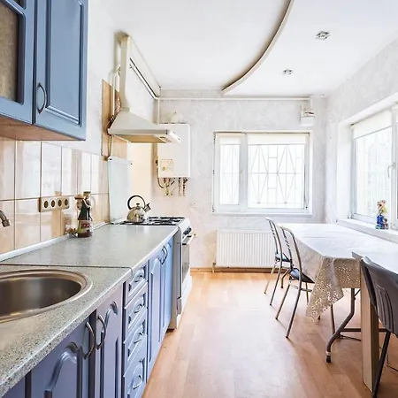 комфортная возле областной лечебницы, моря и куяльника * 敖德萨