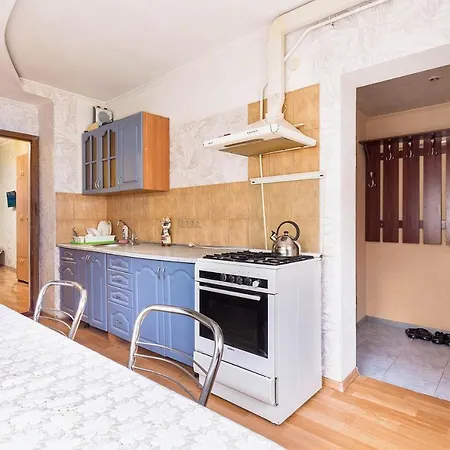 комфортная возле областной лечебницы, моря и куяльника