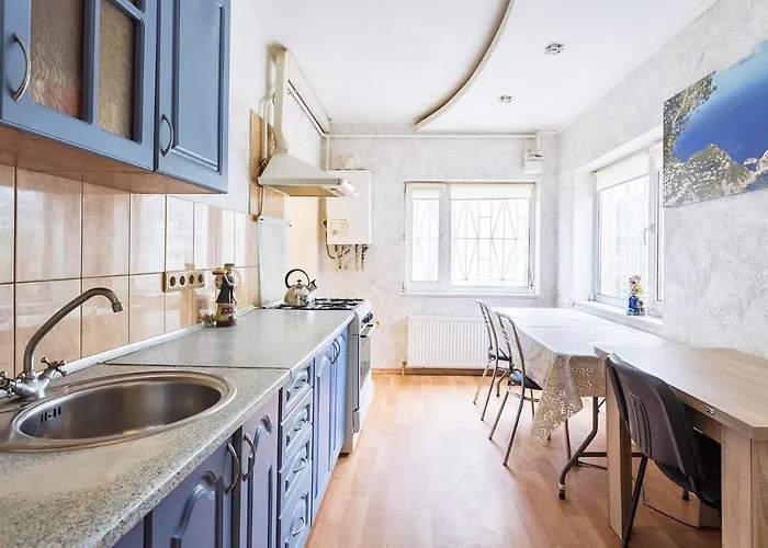 комфортная возле областной лечебницы, моря и куяльника * אודסה