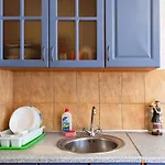комфортная возле областной лечебницы, моря и куяльника Apartmán *