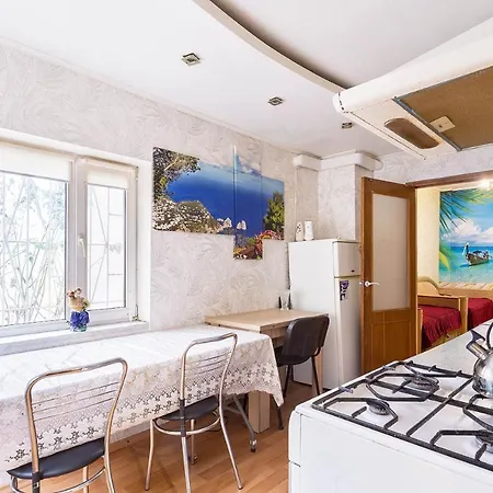 комфортная возле областной лечебницы, моря и куяльника Appartement *