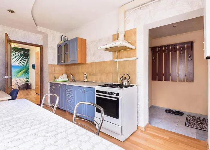 комфортная возле областной лечебницы, моря и куяльника